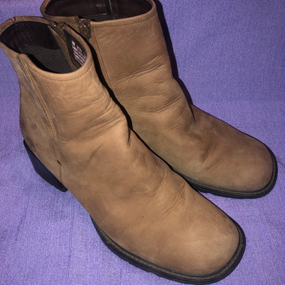 Timberland 21329 Tan Side Zip Boot Size 9M